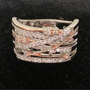 5/$15 NIB Silvertone & Coppertone Ring with Faux Diamonds 10
